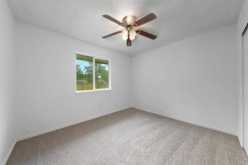 506 E Springdale Lane, Grand Prairie, TX 75052