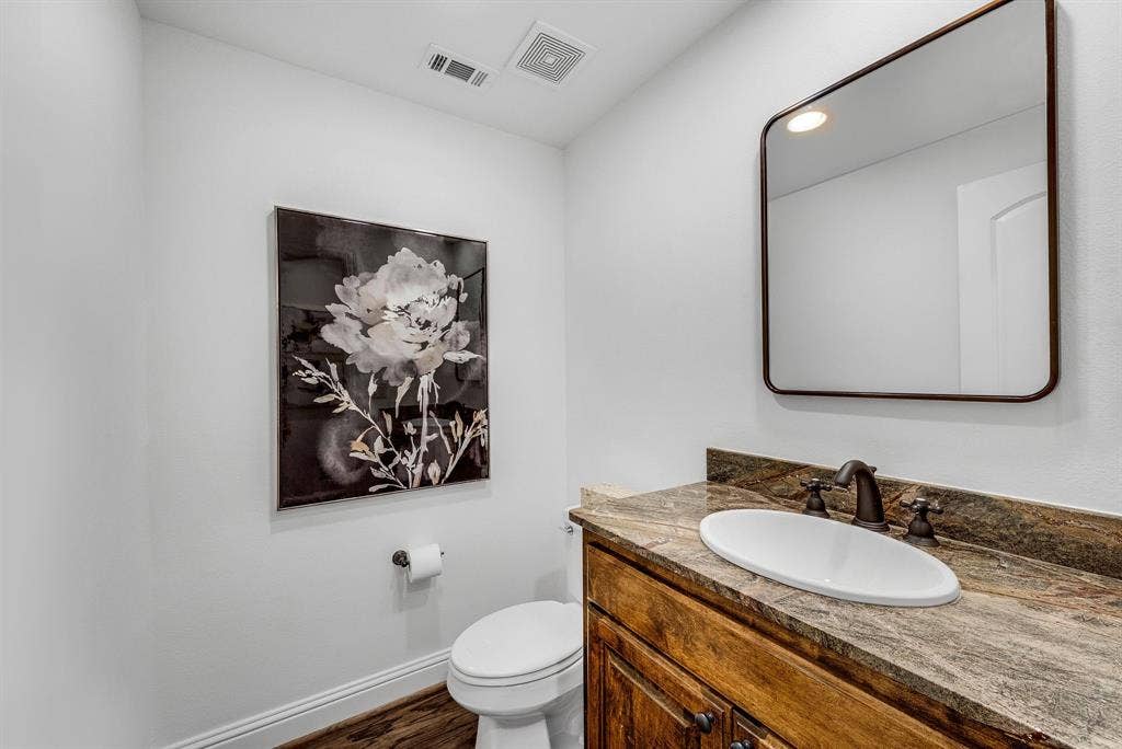 4140 Emerson Avenue, #1, University Park, TX 75205 2nd floor half bath (next to laundry room)