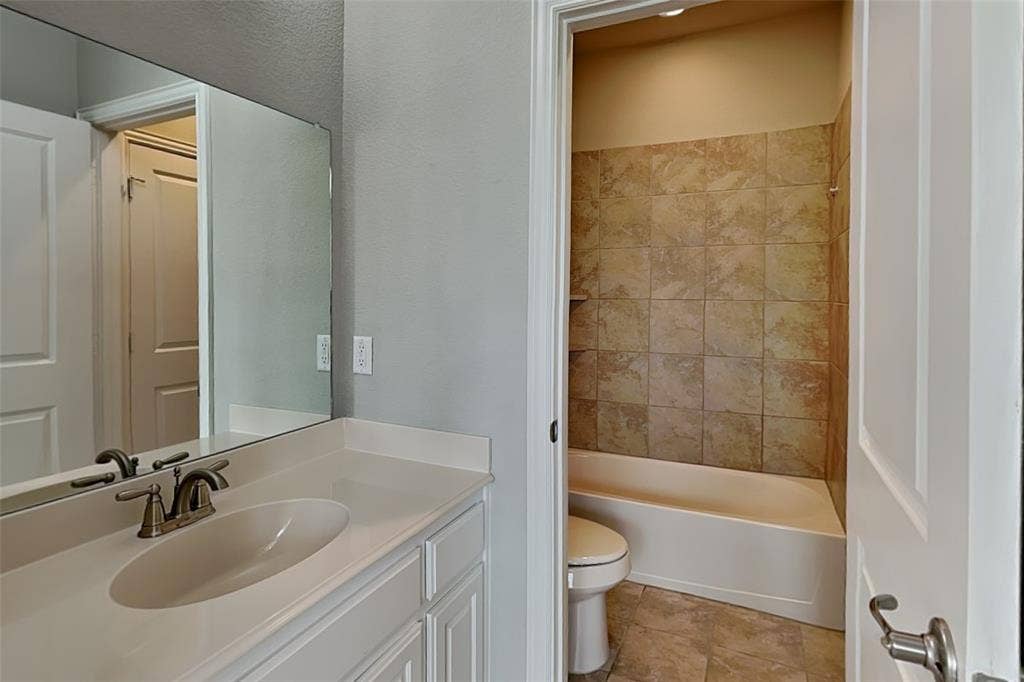 7801 Avondale Drive, McKinney, TX 75070 7801 Avondale Drive, McKinney, TX 75070