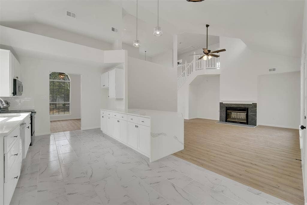 8316 Autumncrest Court, Dallas, TX 75249 8316 Autumncrest Court, Dallas, TX 75249