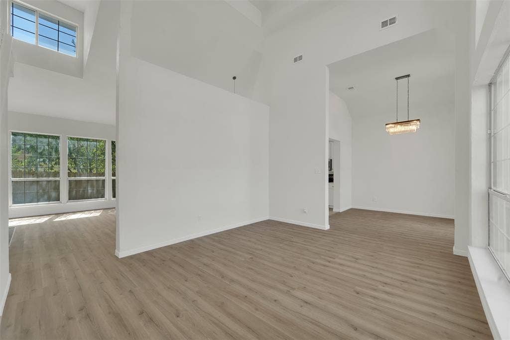 8316 Autumncrest Court, Dallas, TX 75249 8316 Autumncrest Court, Dallas, TX 75249