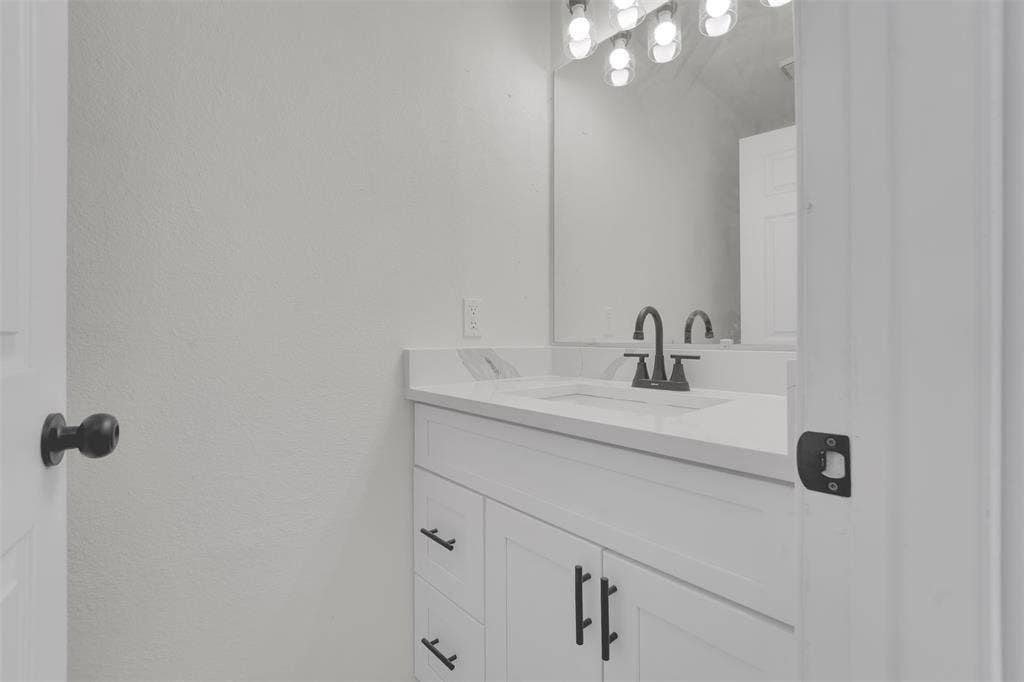 8316 Autumncrest Court, Dallas, TX 75249 8316 Autumncrest Court, Dallas, TX 75249