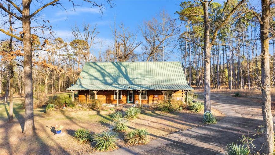 Property photo for 1020 County Road 3277, Quitman, TX