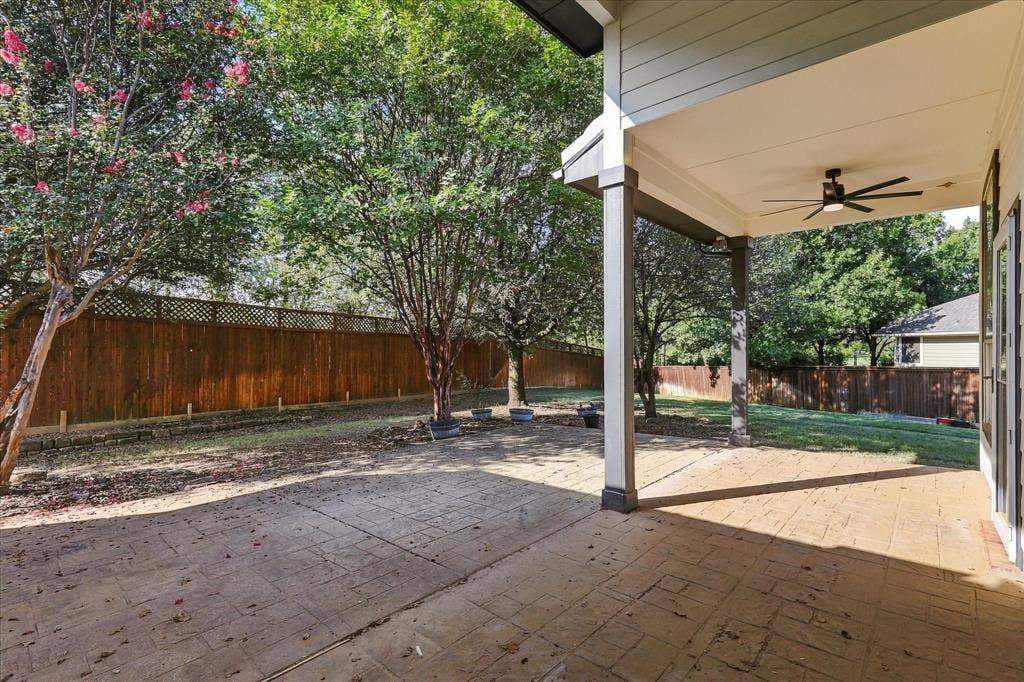 861 Bradford Street, Lantana, TX 76226 861 Bradford Street, Lantana, TX 76226