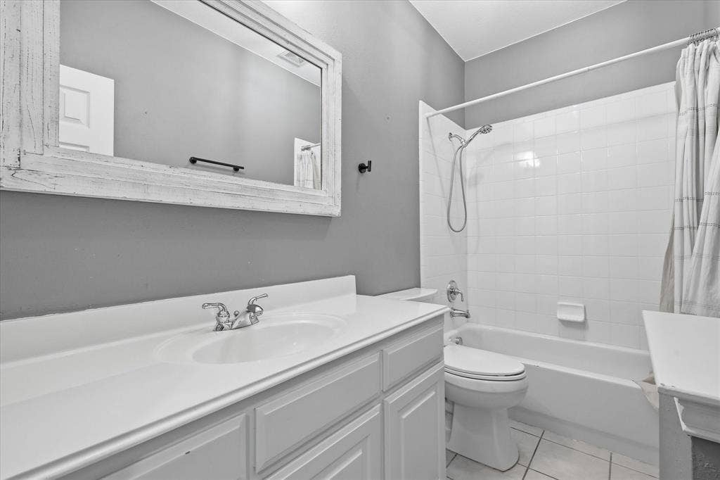 861 Bradford Street, Lantana, TX 76226 861 Bradford Street, Lantana, TX 76226