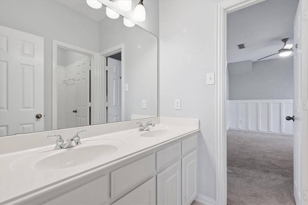861 Bradford Street, Lantana, TX 76226 861 Bradford Street, Lantana, TX 76226