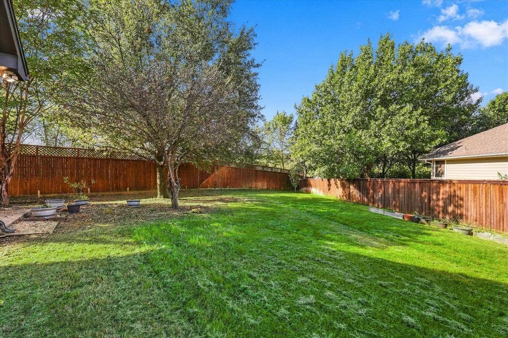 861 Bradford Street, Lantana, TX 76226 861 Bradford Street, Lantana, TX 76226