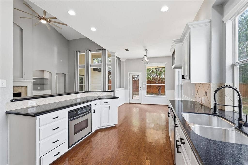 861 Bradford Street, Lantana, TX 76226 861 Bradford Street, Lantana, TX 76226