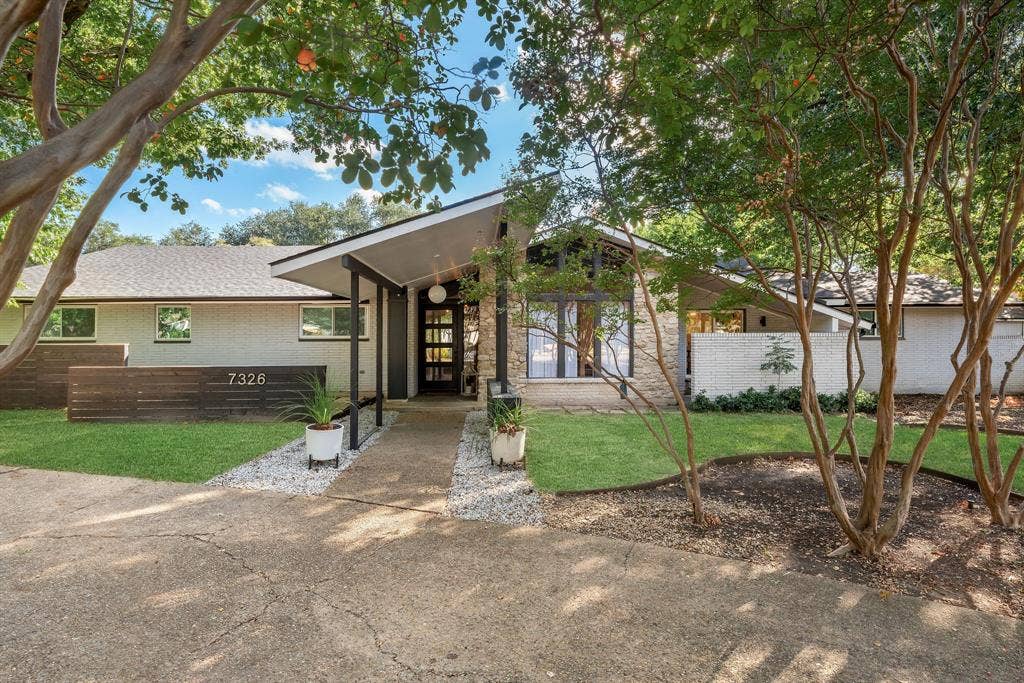 7326 Spring Valley Road, Dallas, TX 75254