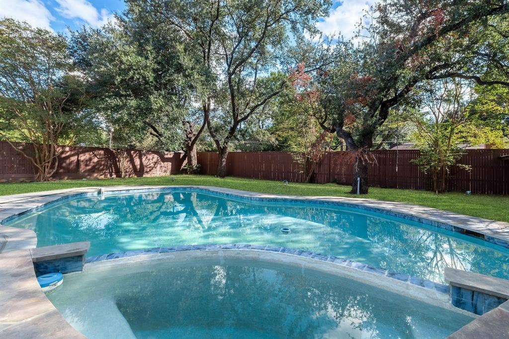 7326 Spring Valley Road, Dallas, TX 75254