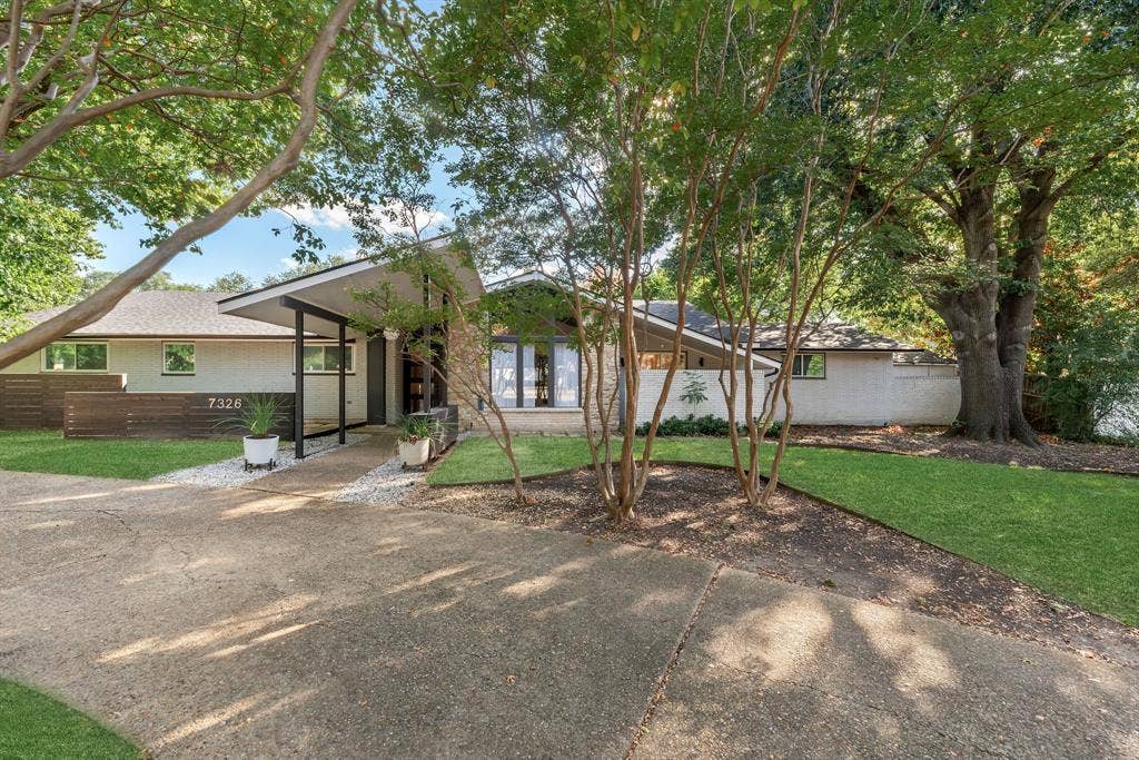 7326 Spring Valley Road, Dallas, TX 75254