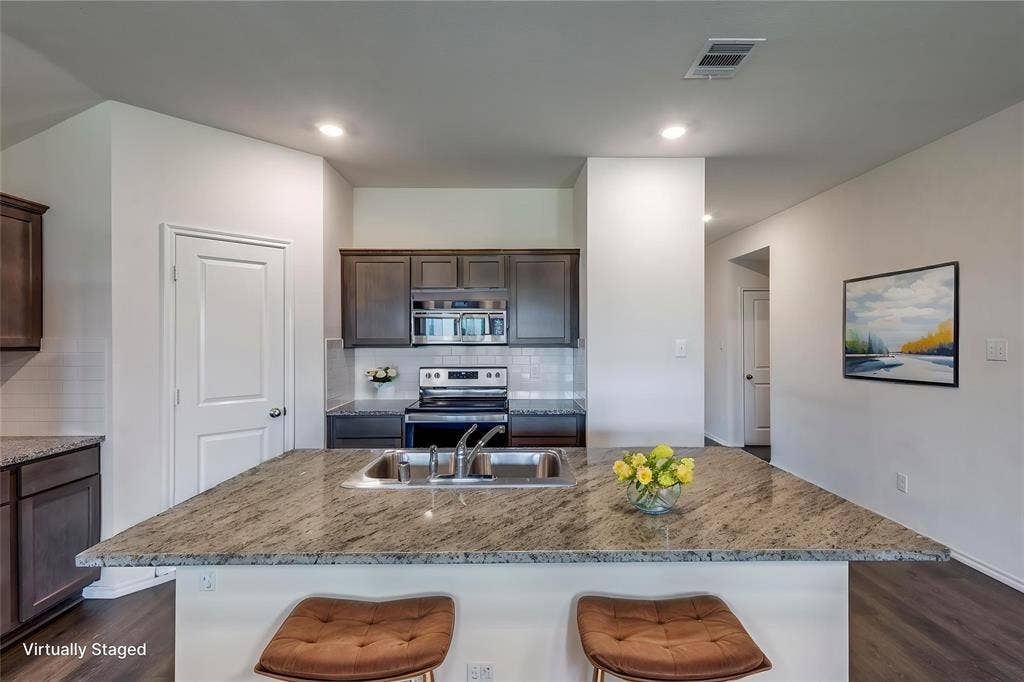 808 Saddle Horn Way, Royse City, TX 75189 Kitchen - Virtually Staged