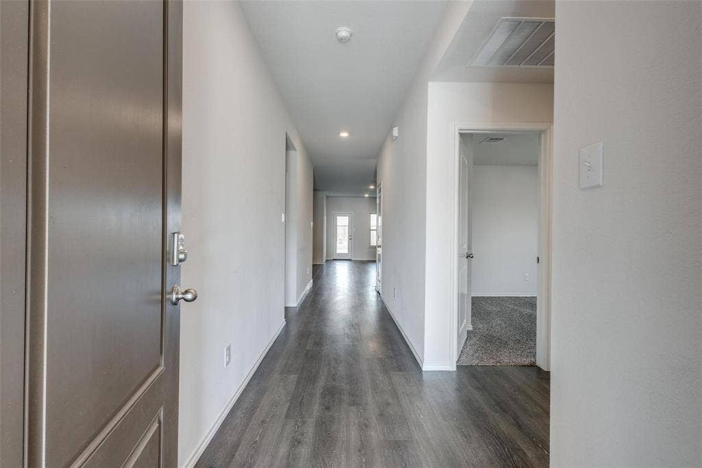 808 Saddle Horn Way, Royse City, TX 75189 Entry - Hallway