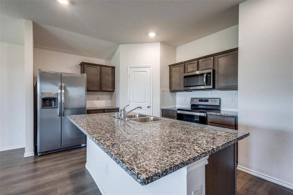 808 Saddle Horn Way, Royse City, TX 75189 808 Saddle Horn Way, Royse City, TX 75189