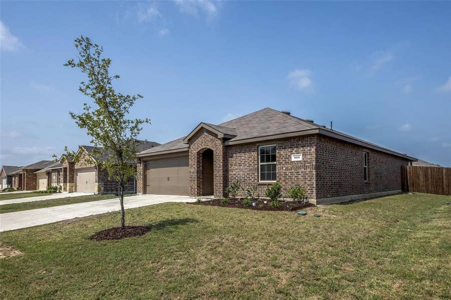 Property photo for 808 Saddle Horn Way, Royse City, TX