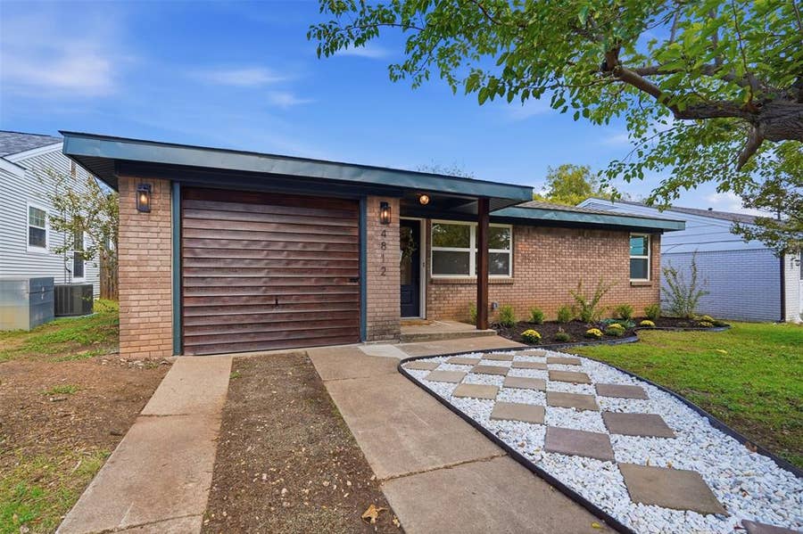 Property photo for 4812 Curzon Avenue, Fort Worth, TX
