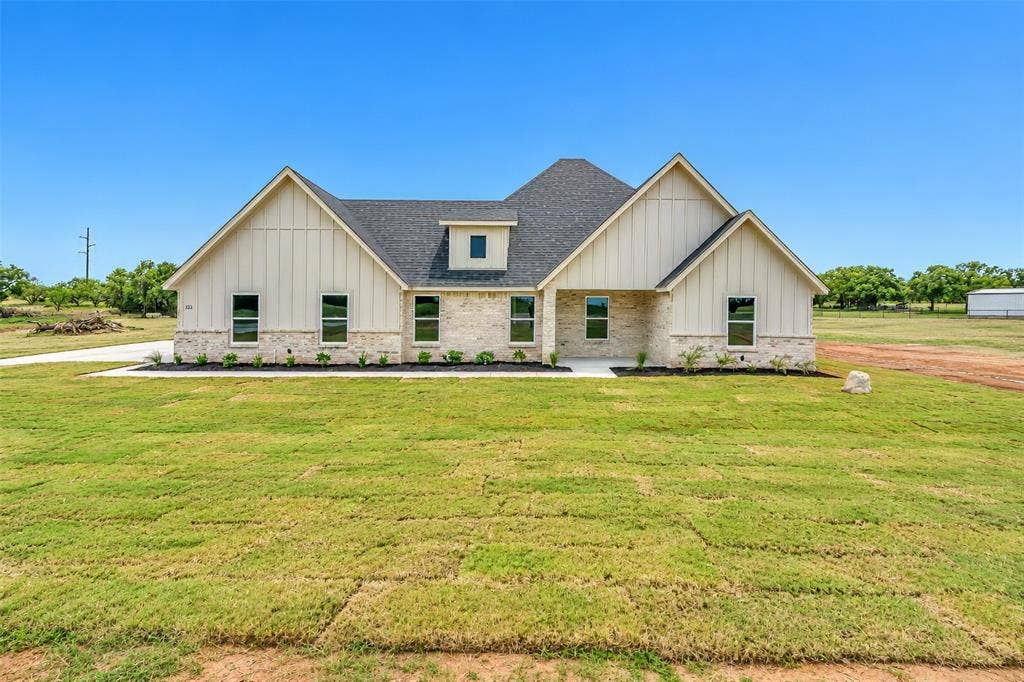 132 Aslan Road, Poolville, TX 76487