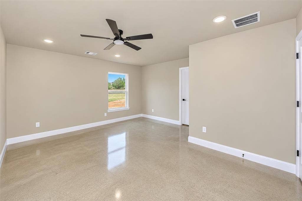 132 Aslan Road, Poolville, TX 76487