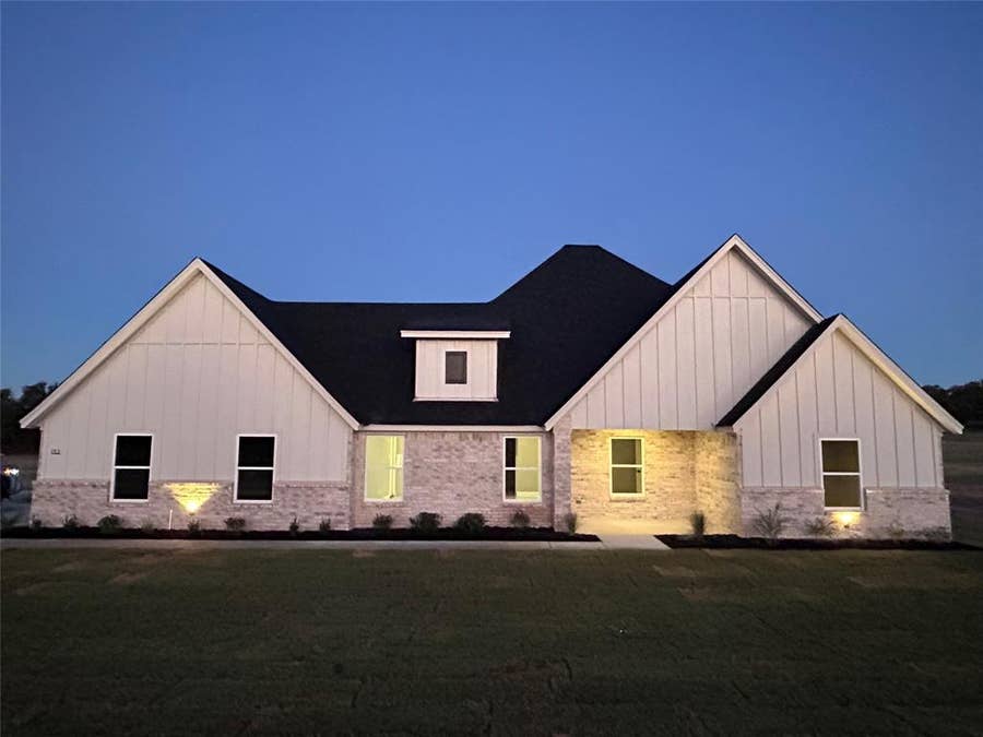 Property photo for 132 Aslan Road, Poolville, TX