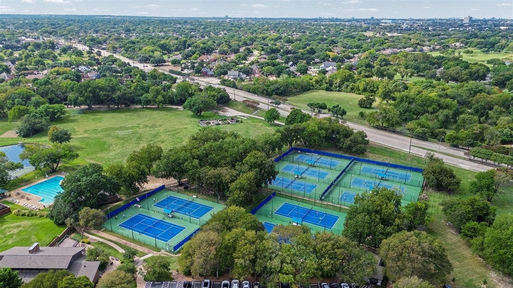 7449 Courtside Drive, Garland, TX 75044