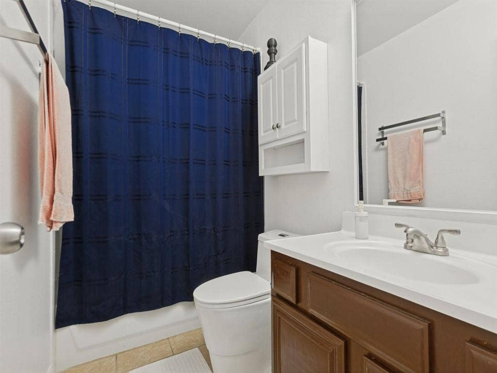 810 Grove Drive, Garland, TX 75040 810 Grove Drive, Garland, TX 75040