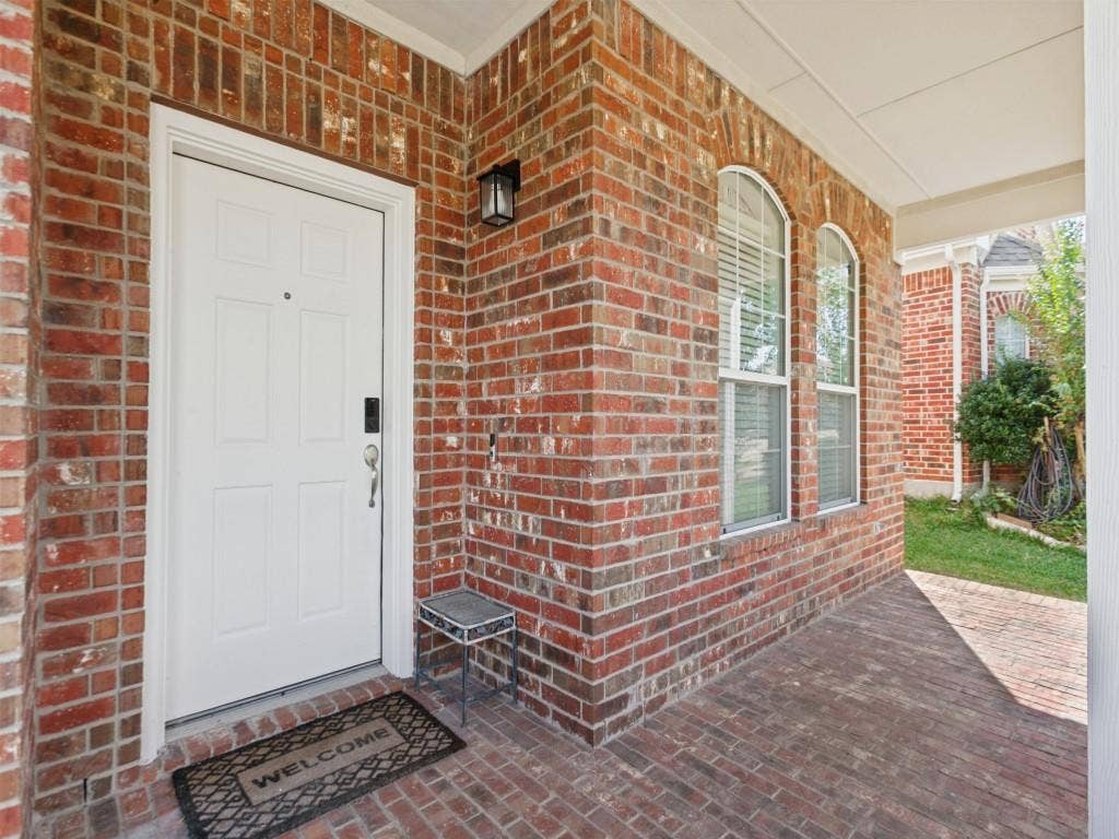 810 Grove Drive, Garland, TX 75040 810 Grove Drive, Garland, TX 75040