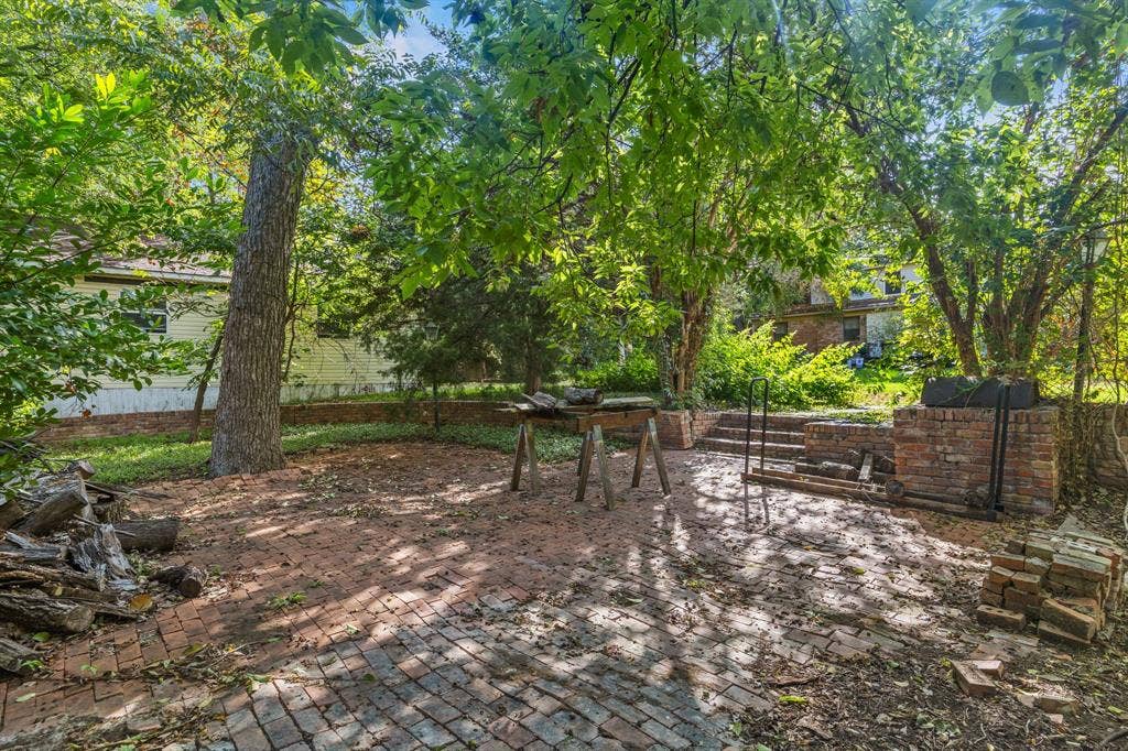 1513 Francis Street, Carrollton, TX 75006 1513 Francis Street, Carrollton, TX 75006
