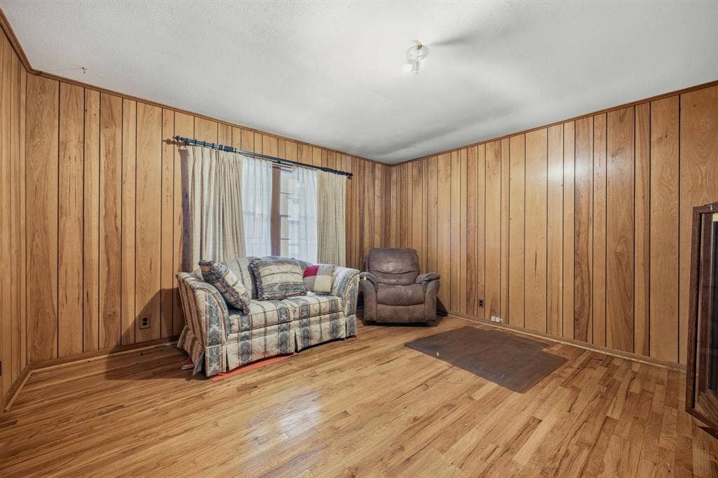 1513 Francis Street, Carrollton, TX 75006 1513 Francis Street, Carrollton, TX 75006