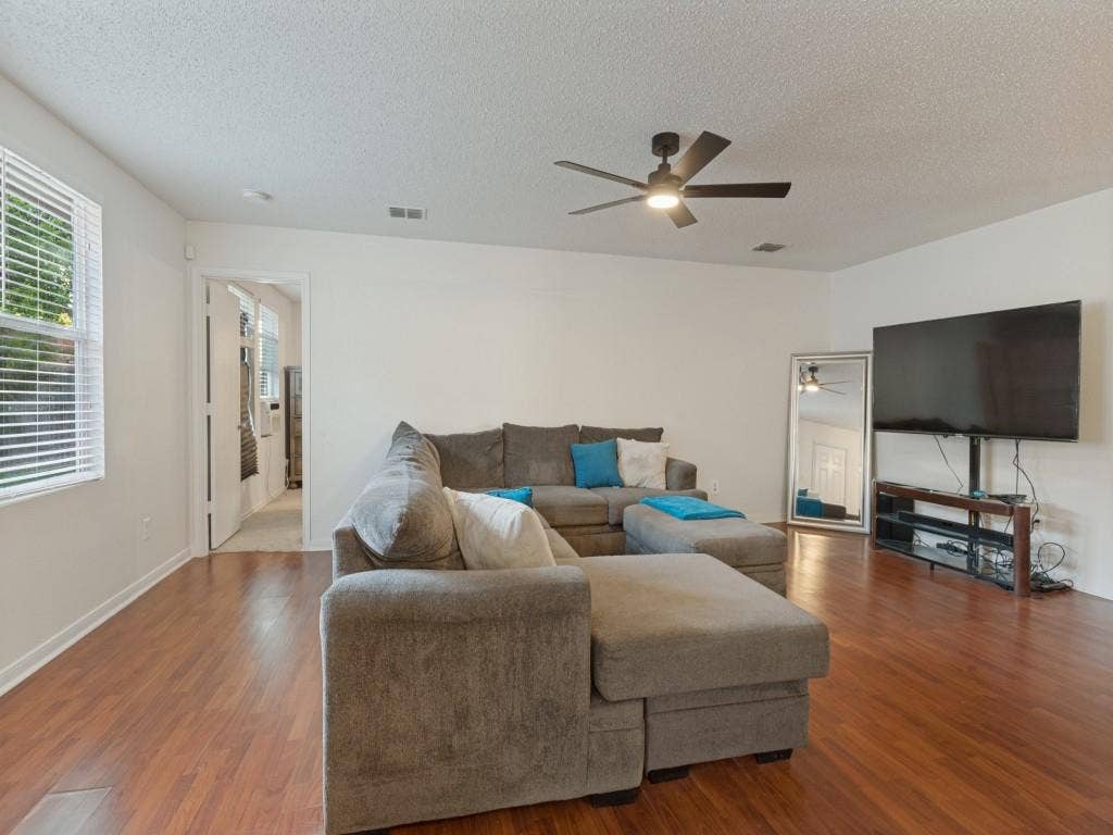 2043 Cap Rock Lane, Grand Prairie, TX 75052 2043 Cap Rock Lane, Grand Prairie, TX 75052