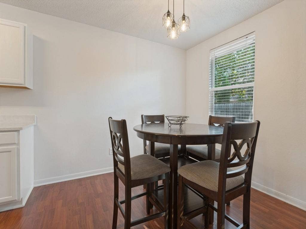 2043 Cap Rock Lane, Grand Prairie, TX 75052 2043 Cap Rock Lane, Grand Prairie, TX 75052
