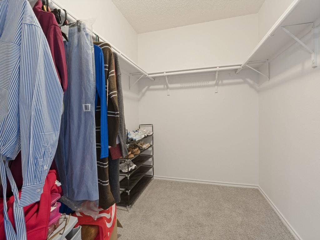 2043 Cap Rock Lane, Grand Prairie, TX 75052 2043 Cap Rock Lane, Grand Prairie, TX 75052