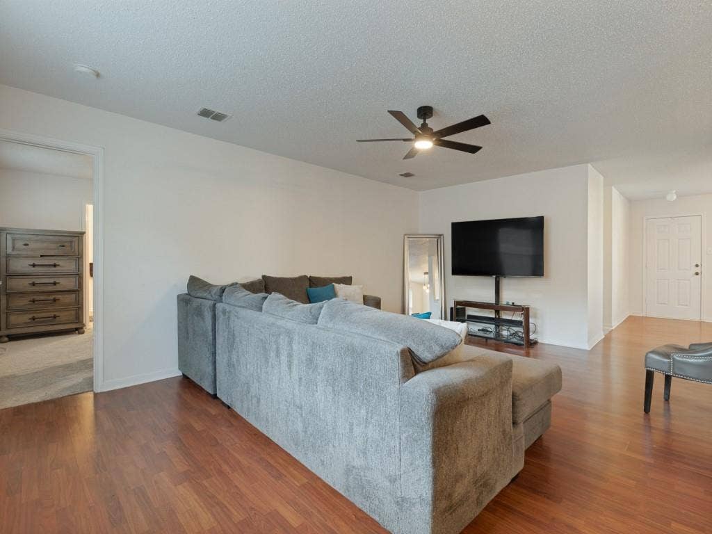2043 Cap Rock Lane, Grand Prairie, TX 75052 2043 Cap Rock Lane, Grand Prairie, TX 75052