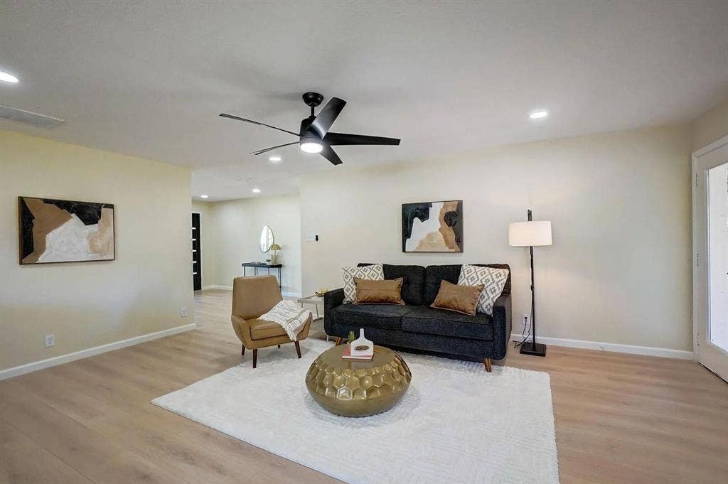 3040 Ponder Place, Dallas, TX 75229 3040 Ponder Place, Dallas, TX 75229