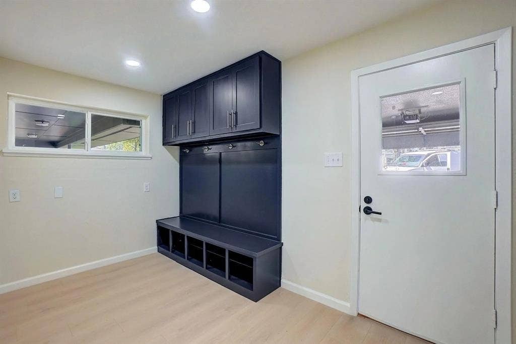 3040 Ponder Place, Dallas, TX 75229 3040 Ponder Place, Dallas, TX 75229
