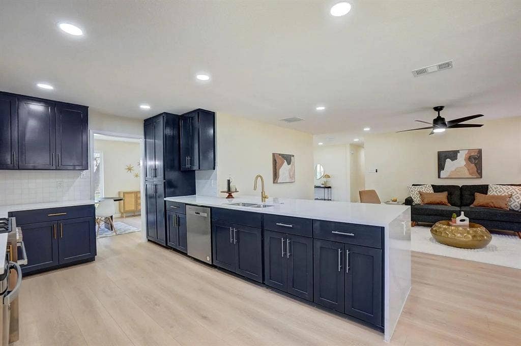 3040 Ponder Place, Dallas, TX 75229 3040 Ponder Place, Dallas, TX 75229