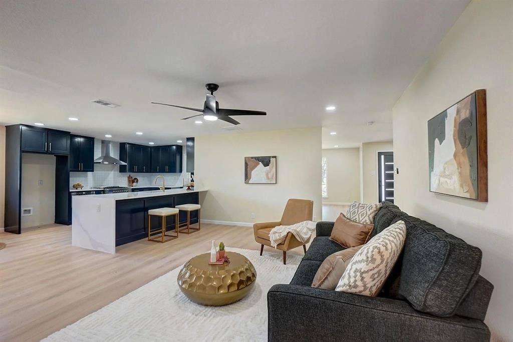3040 Ponder Place, Dallas, TX 75229 3040 Ponder Place, Dallas, TX 75229