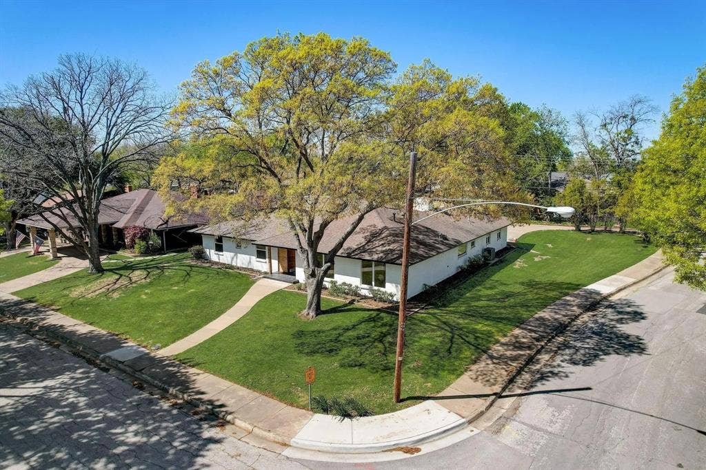 3040 Ponder Place, Dallas, TX 75229 3040 Ponder Place, Dallas, TX 75229