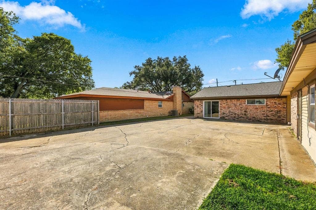 1110 Tipton Road, Irving, TX 75060 1110 Tipton Road, Irving, TX 75060