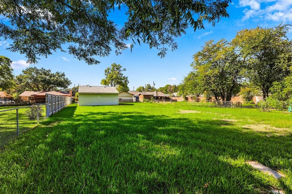 1110 Tipton Road, Irving, TX 75060 1110 Tipton Road, Irving, TX 75060