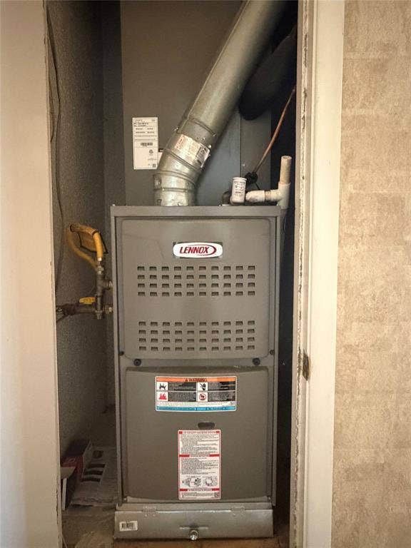 1110 Tipton Road, Irving, TX 75060 2021 Lennox inside unit
