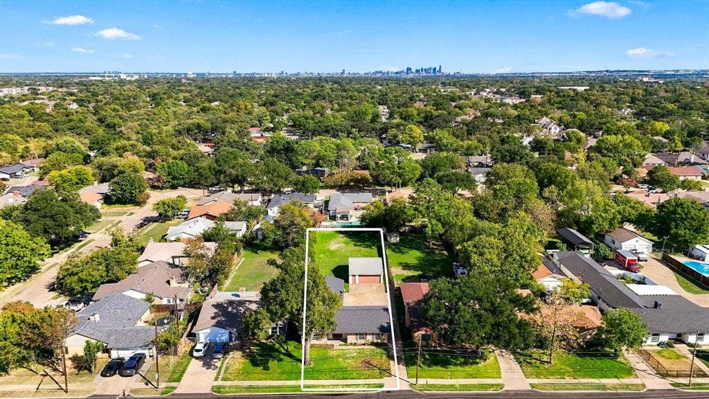 1110 Tipton Road, Irving, TX 75060 Boundary lines are approximate