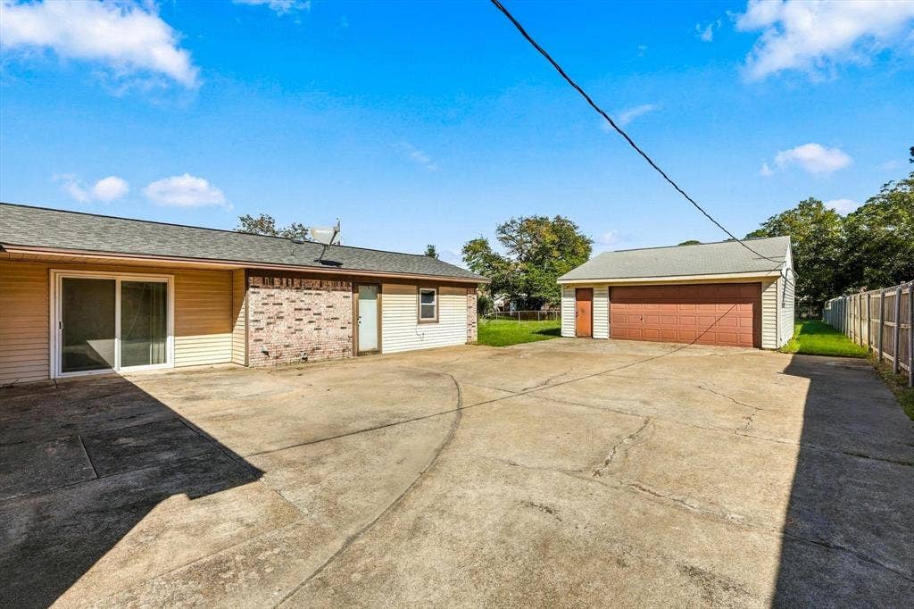 1110 Tipton Road, Irving, TX 75060 1110 Tipton Road, Irving, TX 75060