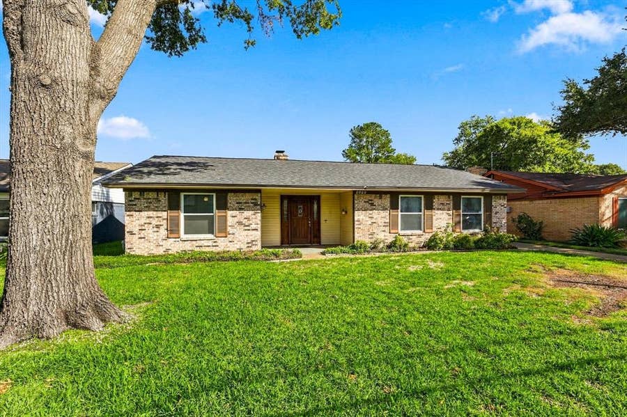 Property photo for 1110 Tipton Road, Irving, TX
