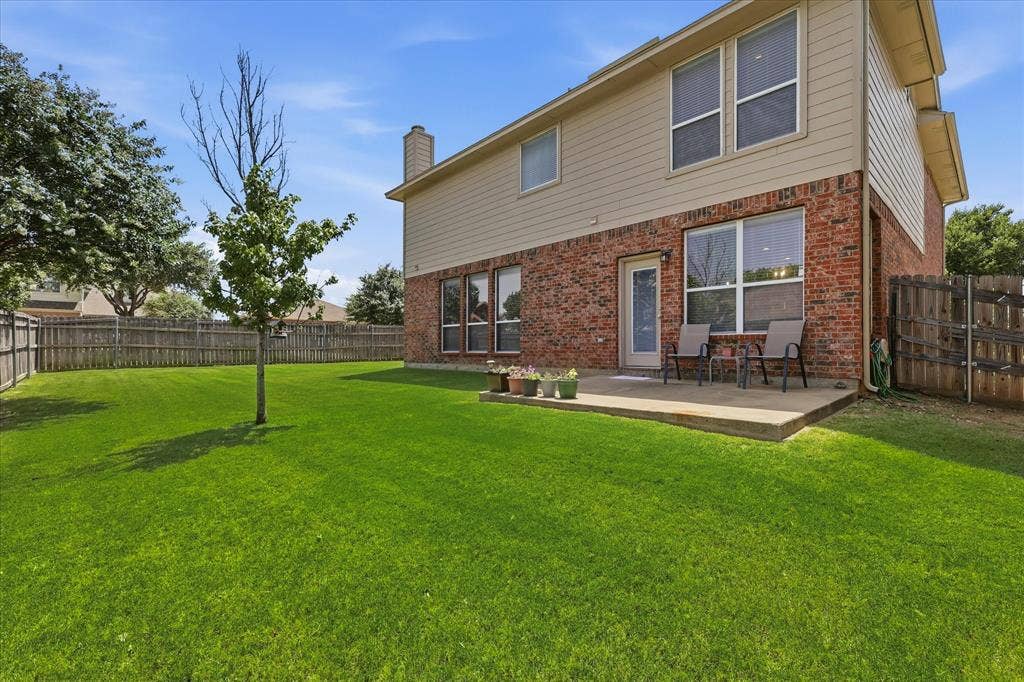 Tons of yard space