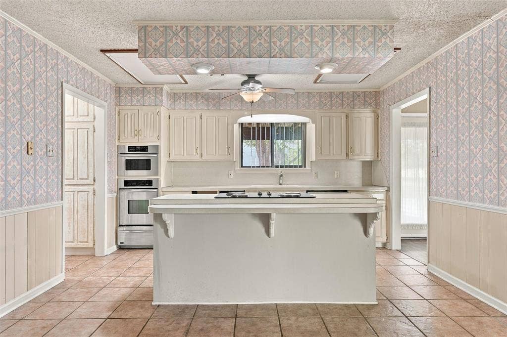 741 S 1st Street, Hewitt, TX 76643 741 S 1st Street, Hewitt, TX 76643