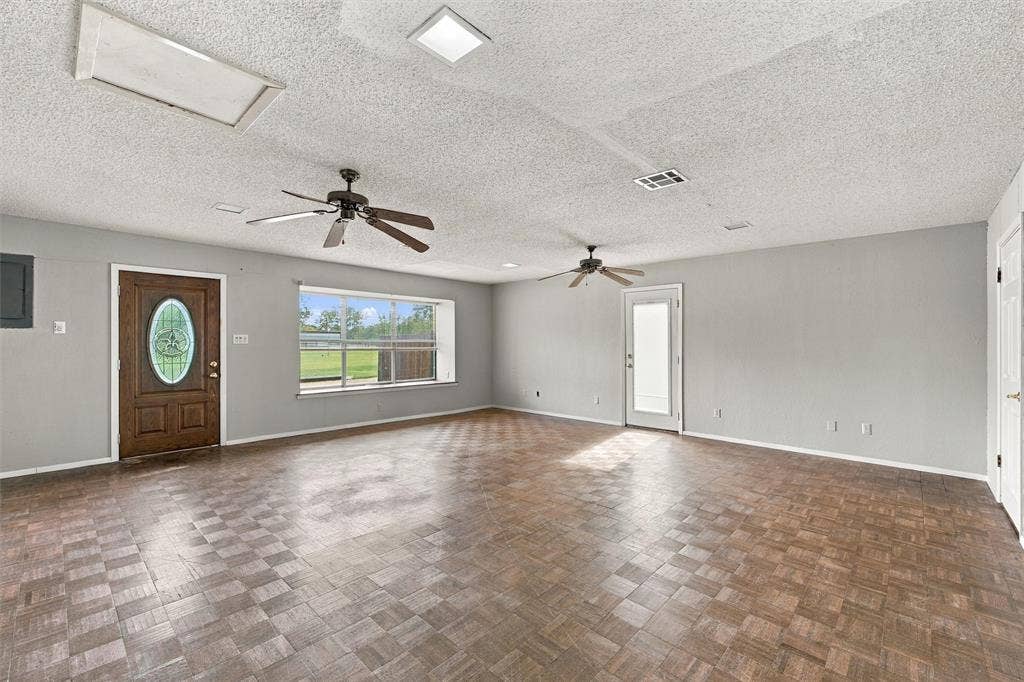 741 S 1st Street, Hewitt, TX 76643 741 S 1st Street, Hewitt, TX 76643