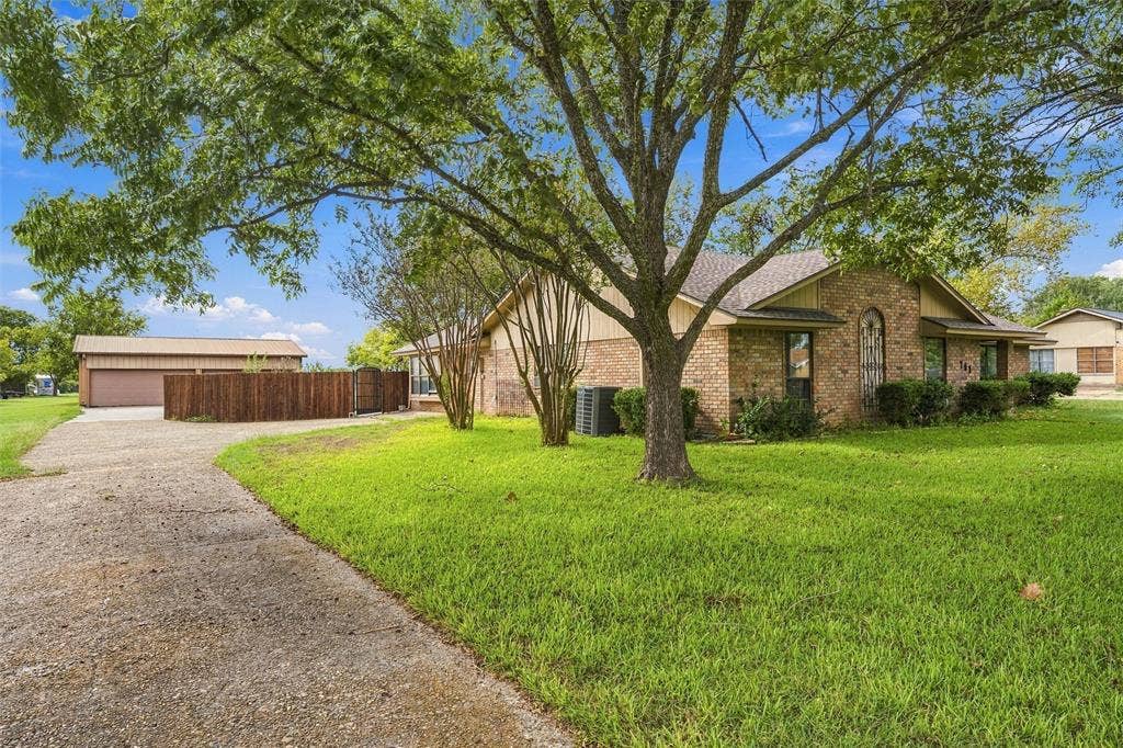 741 S 1st Street, Hewitt, TX 76643 741 S 1st Street, Hewitt, TX 76643