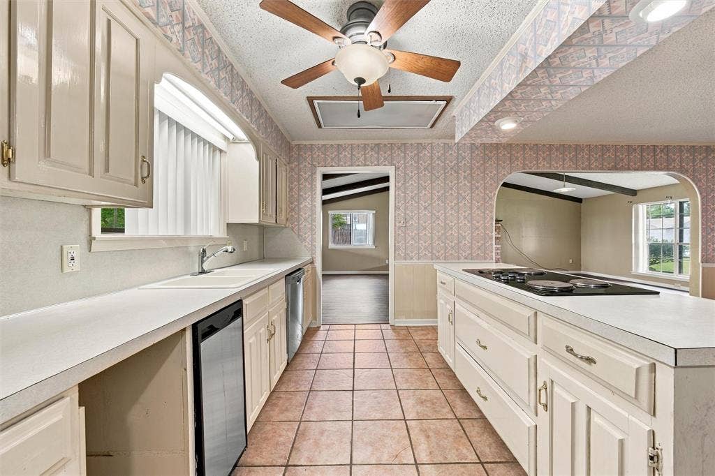 741 S 1st Street, Hewitt, TX 76643 741 S 1st Street, Hewitt, TX 76643