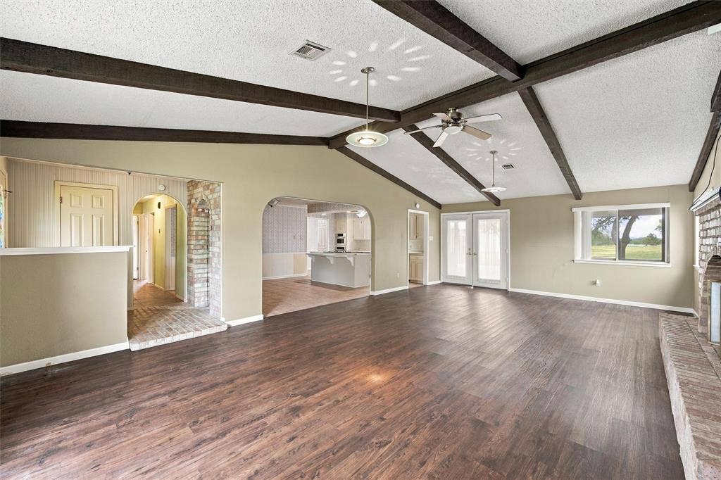 741 S 1st Street, Hewitt, TX 76643 741 S 1st Street, Hewitt, TX 76643