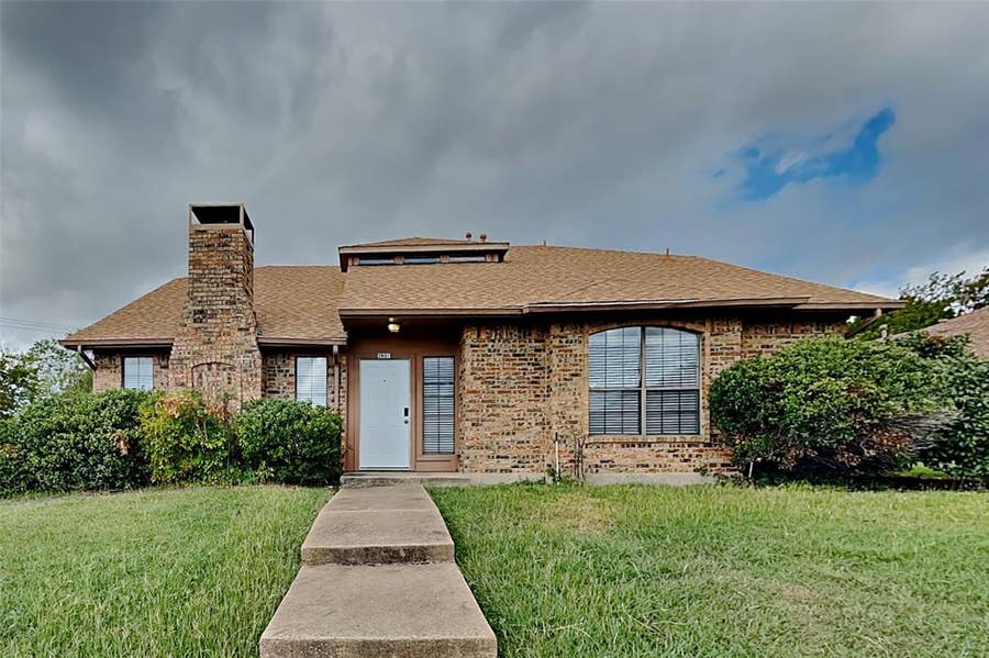 Property photo for 3901 Furneaux Lane, Carrollton, TX